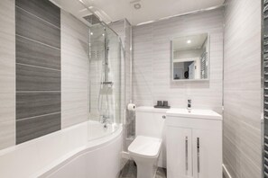 Towels - 2 Bed in Whitby (oc-w971) (Whitby)