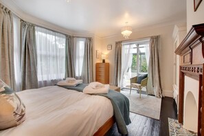Iron/ironing board, free WiFi, bed sheets - 2 Bed in Cromer (oc-2075) (Cromer)