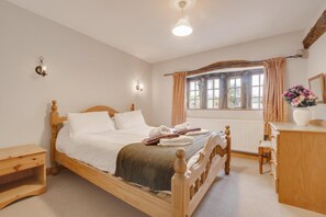 Iron/ironing board, free WiFi, bed sheets - 6 Bed in Tosside Near Settle (oc-ds101) (Gisburn Forest)