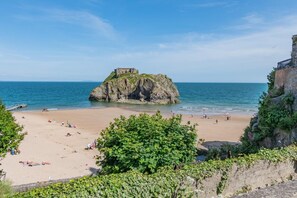 Beach - 3 Bed in Tenby (oc-p32426) (Tenby)