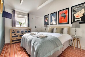 Silitysrauta/-lauta, ilmainen Wi-Fi, vuodevaatteet