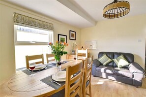 Dining - 3 Bed in Whitby (oc-w957) (Whitby)
