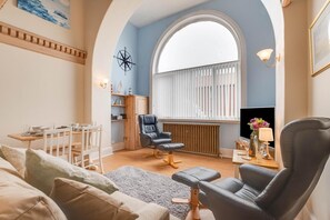 TV - 2 Bed in Whitby (oc-w507) (Whitby)