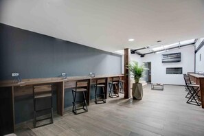 المنشأة من الداخل