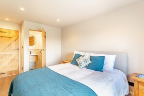 5 bedrooms, travel crib, WiFi (free), bed sheets - 5 Bed in Wigglesworth (oc-w32112) (Wigglesworth)