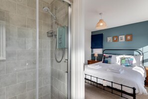 Towels - 3 Bed in Whitby (oc-w1001) (Whitby)