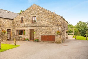 Exterior - 6 Bed in Tosside Near Settle (oc-ds102) (Ribble Valley District)