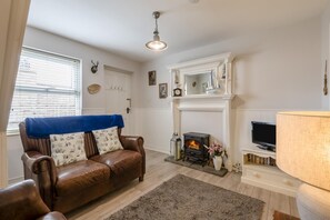 TV - 2 Bed in Whitby (oc-w970b) (Whitby)