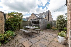 Outdoor dining - 2 Bed in Beadnell (oc-gd1889) (Beadnell)