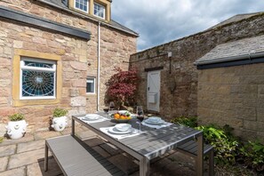 Outdoor dining - 2 Bed in Beadnell (oc-gd1889) (Beadnell)