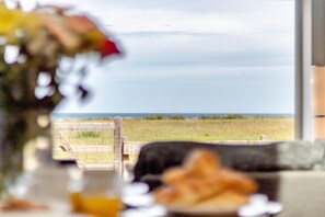 Outdoor dining - 2 Bed in Walcott (oc-s32403) (Walcott)