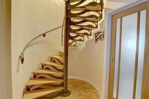 Interior - 3 Bed in Whitby (oc-w018) (Whitby)