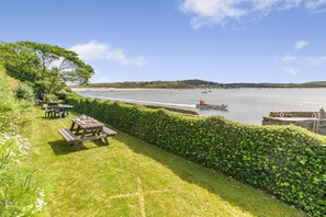 Outdoor dining - 1 Bed in Padstow (oc-t32456) (Padstow)