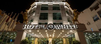 S White Hotel