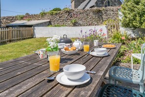 Outdoor dining - 3 Bed in Maudlam (oc-i32375) (Maudlam)