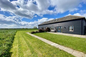 Exterior - 2 Bed in Newton (oc-swro) (Newton)