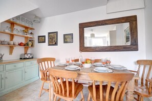 Dining - 4 Bed in Whitby (oc-w001) (Whitby)