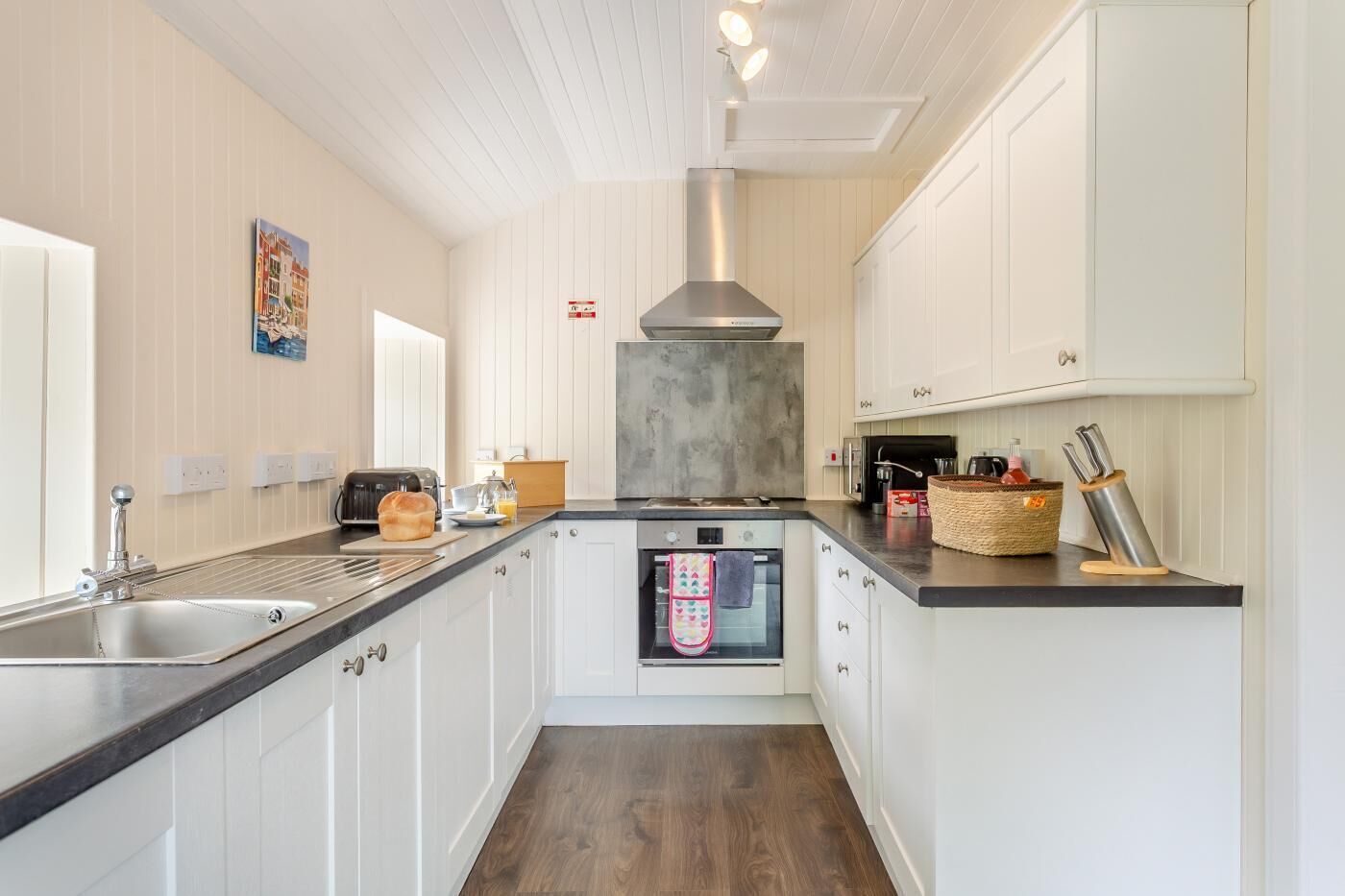 微波炉、烤箱、洗碗机、高脚椅