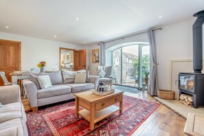 TV - 3 Bed in Cawton (oc-t32407) (Cawton)