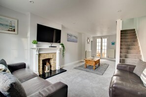 TV - 2 Bed in Southwold (oc-eastgn) (Southwold)
