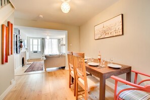 Dining - 2 Bed in Cromer (oc-2114) (Cromer)