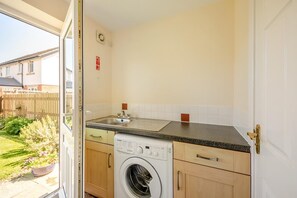 Interior - 4 Bed in Seahouses (oc-k32246) (Seahouses)