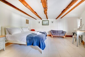 4 habitaciones, tabla de planchar con plancha y wifi gratis 