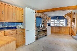 Microwave, oven, dishwasher, high chair - 4 Bed in Southwold (oc-mlty) (Southwold)