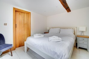4 bedrooms, iron/ironing board, free WiFi, bed sheets - 4 Bed in Southwold (oc-mlty) (Southwold)