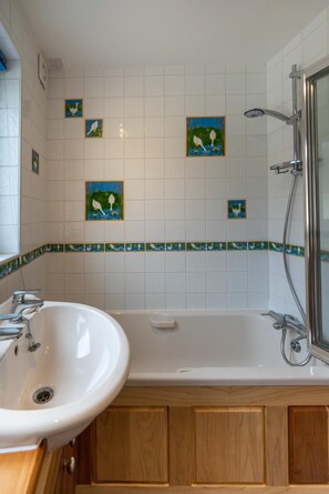 Hair dryer, towels - 4 Bed in Ilkley (oc-ds168) (Ilkley)