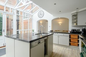 Microwave, oven, dishwasher, high chair - 5 Bed in Southwold (oc-tomill) (Southwold)