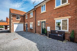 Exterior - 2 Bed in Seahouses (oc-e32285) (Seahouses)