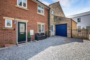 Exterior - 2 Bed in Seahouses (oc-e32285) (Seahouses)