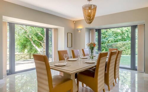 5 Bed in Catsash (oc-u32331)