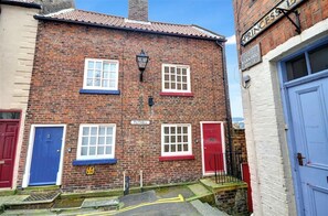 Exterior - 2 Bed in Scarborough (oc-s878) (Scarborough)