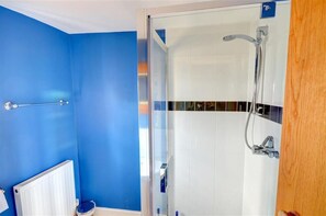 Unclassified image, 3 of 8, button - 2 Bed in Scarborough (oc-s878) (Scarborough)