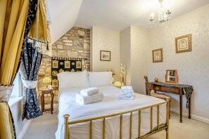 2 bedrooms, iron/ironing board, travel cot, free WiFi - 2 Bed in Hinderwell (oc-wa305) (Port Mulgrave)