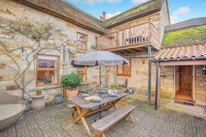 Outdoor dining - 2 Bed in Hinderwell (oc-wa305) (Port Mulgrave)
