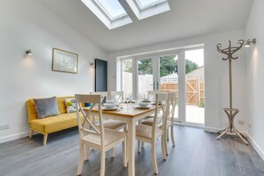Dining - 3 Bed in Woodbridge (oc-30mor) (Woodbridge)
