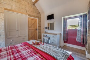 Iron/ironing board, free WiFi, bed sheets - 2 Bed in Saltburn-by-the-sea (oc-wa021) (Easington)