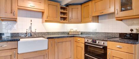 Mikrowelle, Ofen, Kochgeschirr/Geschirr/Besteck