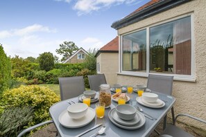 Outdoor dining - 3 Bed in Goathland (oc-c32364) (Woodlands)