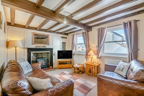 TV - 2 Bed in Whitby (oc-w037) (Whitby)