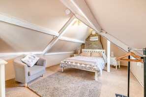 2 bedrooms, iron/ironing board, free WiFi, bed sheets - 2 Bed in Whitby (oc-w037) (Whitby)
