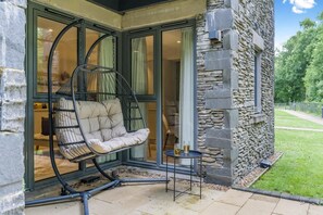 Terrace/patio - 1 Bed in Backbarrow (oc-s32477) (Backbarrow)