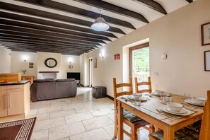 Dining - 2 Bed in Whitby (oc-y003) (England)