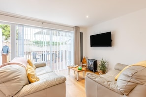 TV - 1 Bed in Braunton (oc-h32545) (Braunton)