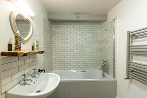 Towels - 2 Bed in Pateley Bridge (oc-ds127) (Castlestead)
