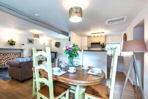Dining - 2 Bed in Pateley Bridge (oc-ds127) (Castlestead)