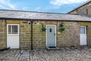 Exterior - 2 Bed in Pateley Bridge (oc-ds127) (Castlestead)